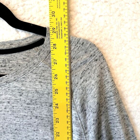 Banana Republic Mens Long Sleeve T-Shirt Sz XL Gray White Buttons Pullover - Picture 6 of 9